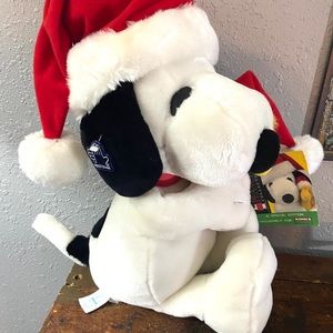 NWT Applause Holiday Snoopy Hugs Woodstock Plush